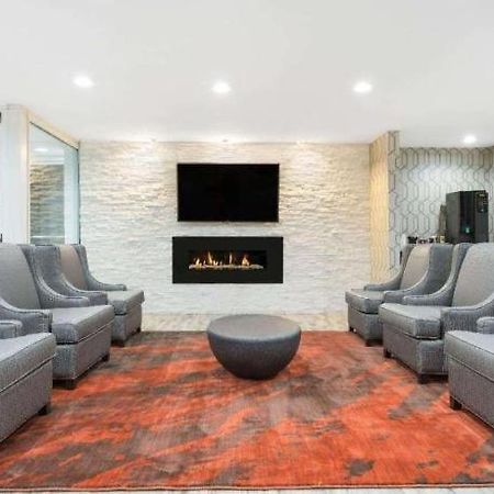 Clarion Pointe - Greensboro Coliseum Area מראה חיצוני תמונה
