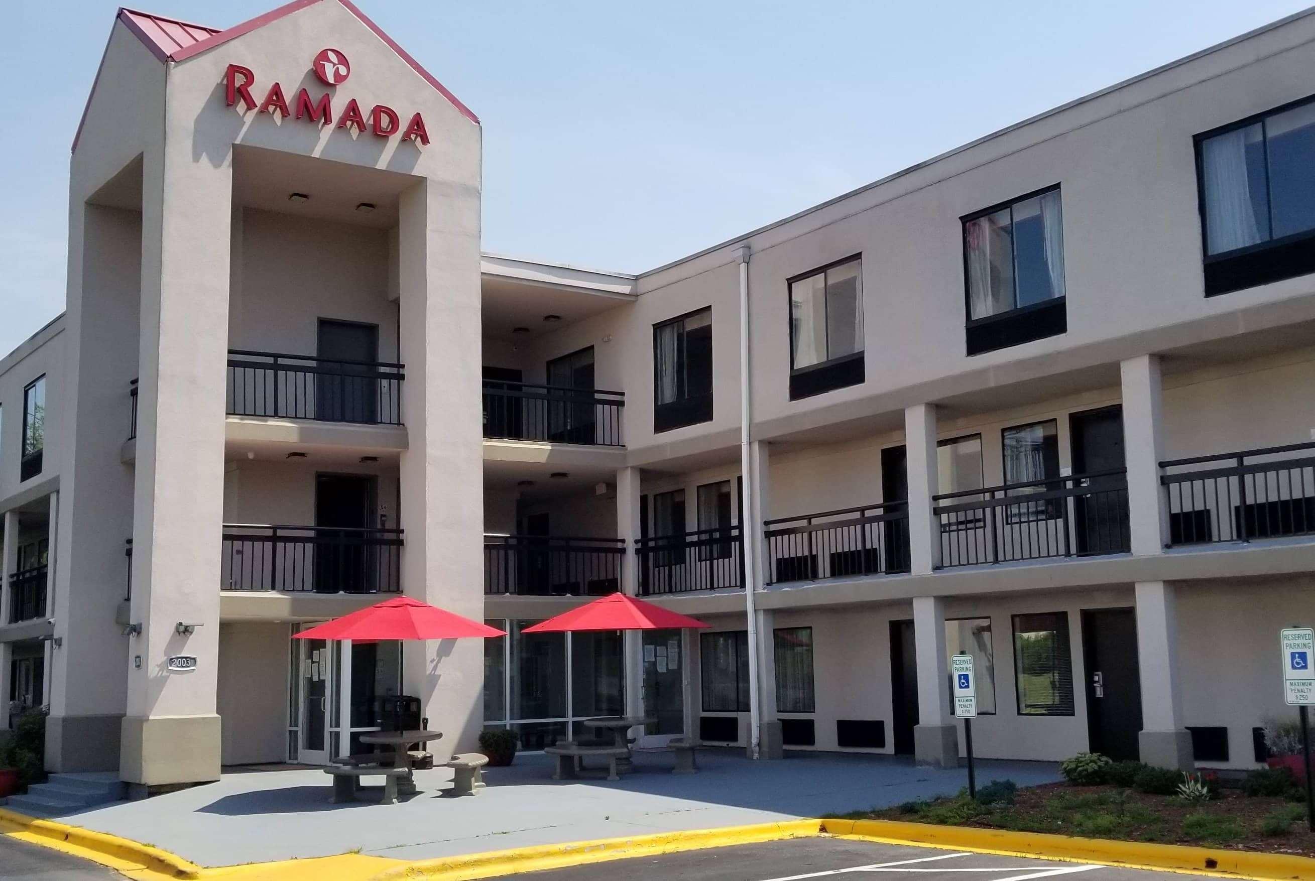 Clarion Pointe - Greensboro Coliseum Area מראה חיצוני תמונה
