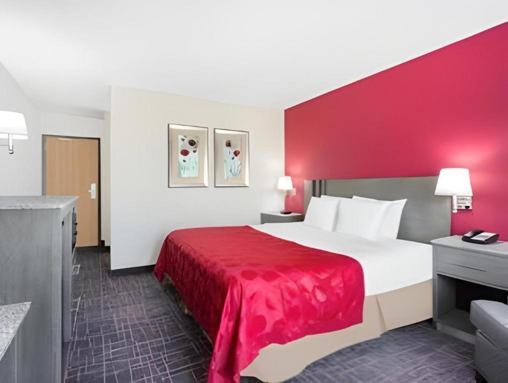 Clarion Pointe - Greensboro Coliseum Area מראה חיצוני תמונה