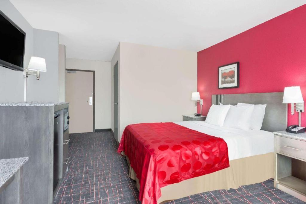 Clarion Pointe - Greensboro Coliseum Area מראה חיצוני תמונה