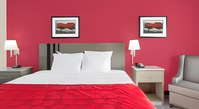Clarion Pointe - Greensboro Coliseum Area מראה חיצוני תמונה